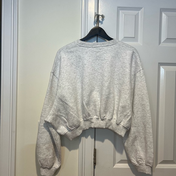 Zara Gray Crop Top - Picture 2 of 6